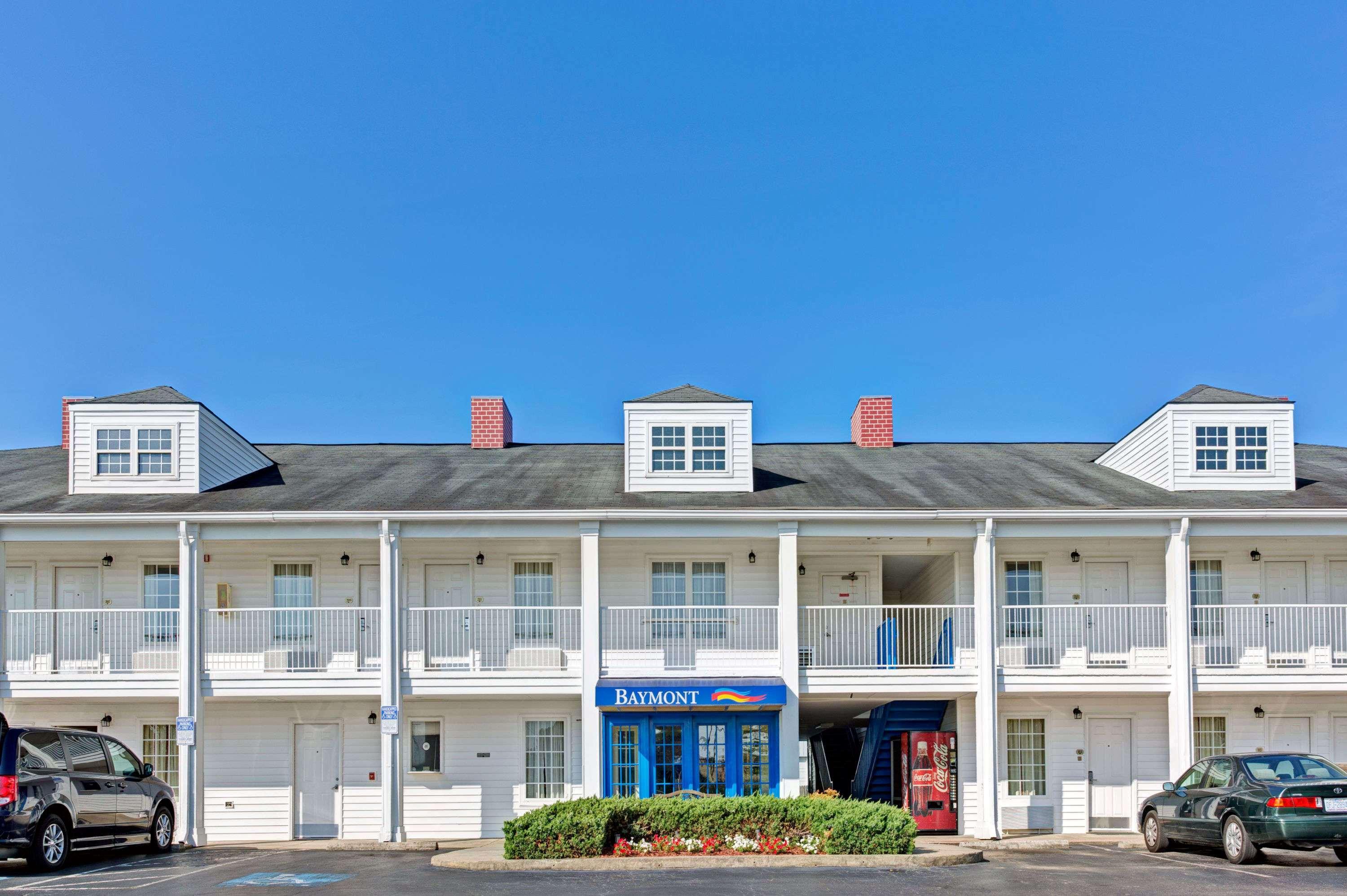 Baymont By Wyndham Sanford Hotel Exterior foto