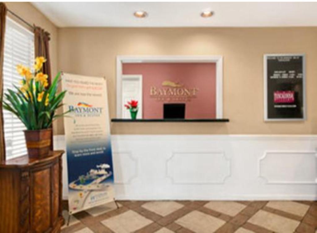 Baymont By Wyndham Sanford Hotel Exterior foto